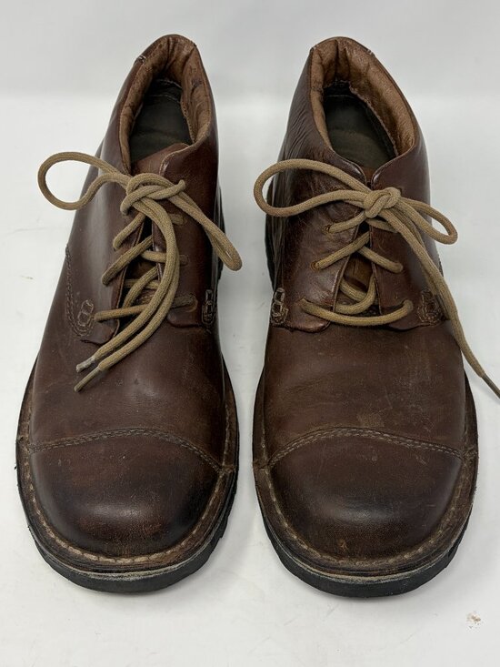 Keen men\'s brown chukka boots US 9 ankle leather lace up